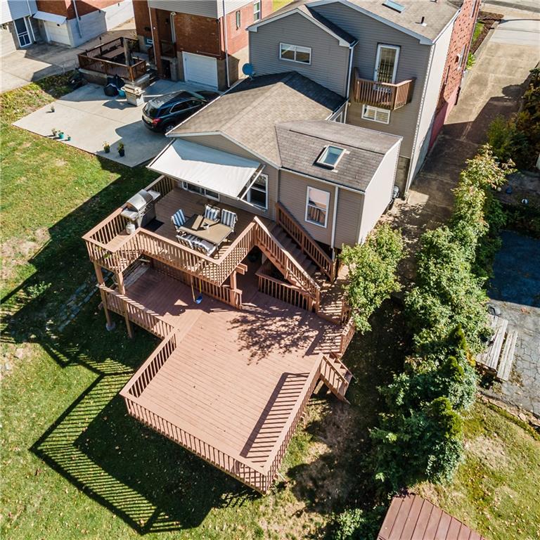 830 Shadycrest Road Pittsburgh, PA 15216 - Photo 3 of 25 Gallery Image 3