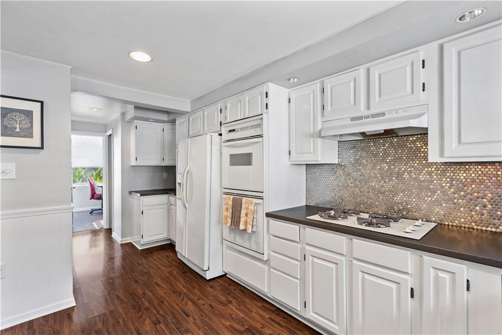 830 Shadycrest Road Pittsburgh, PA 15216 - Photo 7 of 25 Gallery Image 7