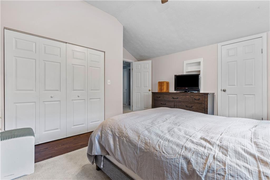 830 Shadycrest Road Pittsburgh, PA 15216 - Photo 9 of 25 Gallery Image 9