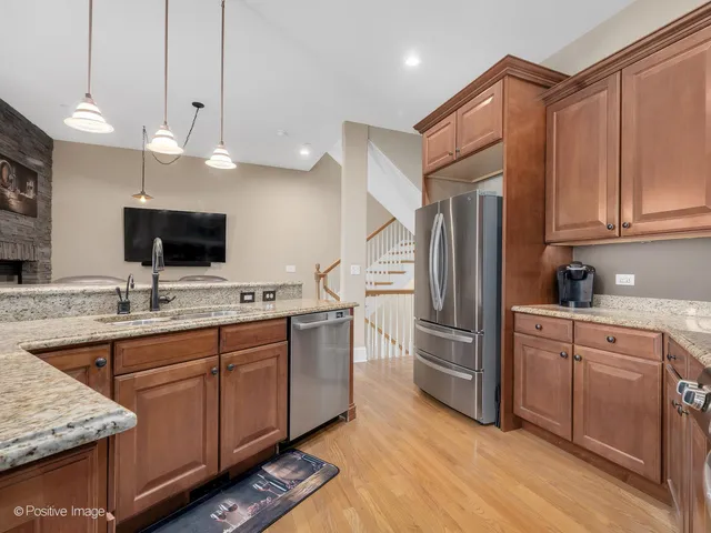 $749,999 | 1454 East Northwest Highway, Arlington Heights, IL 60004