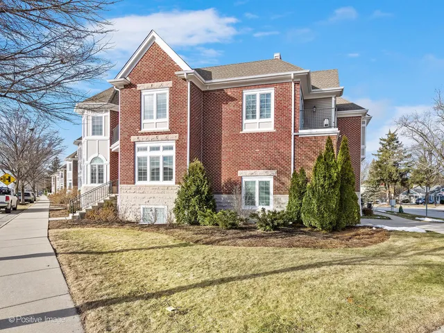 $749,999 | 1454 East Northwest Highway, Arlington Heights, IL 60004