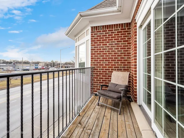 $749,999 | 1454 East Northwest Highway, Arlington Heights, IL 60004