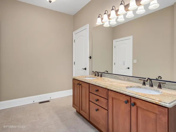 $724,900 | 1454 East Northwest Highway, Arlington Heights, IL 60004