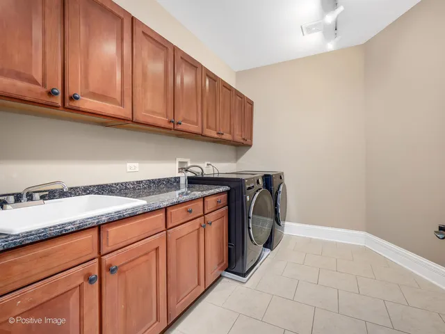 $749,999 | 1454 East Northwest Highway, Arlington Heights, IL 60004