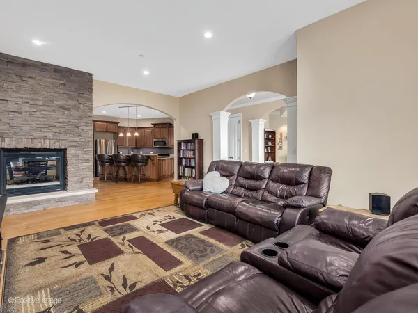$724,900 | 1454 East Northwest Highway, Arlington Heights, IL 60004