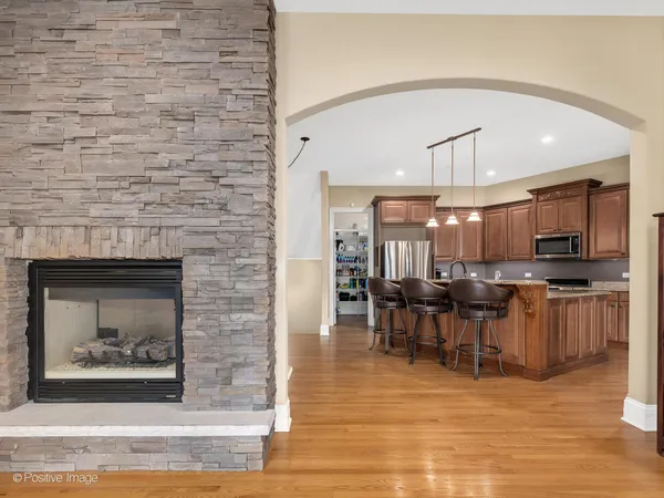 $724,900 | 1454 East Northwest Highway, Arlington Heights, IL 60004