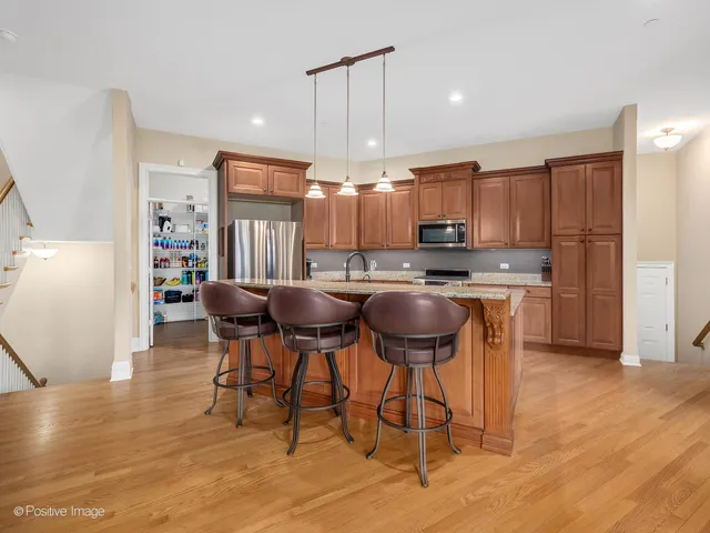 $749,999 | 1454 East Northwest Highway, Arlington Heights, IL 60004