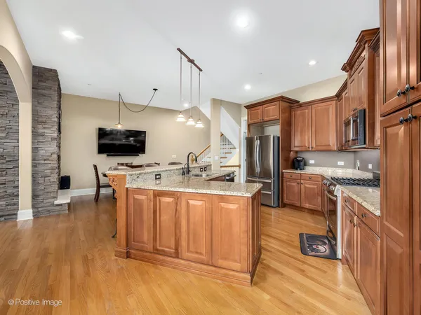 $724,900 | 1454 East Northwest Highway, Arlington Heights, IL 60004