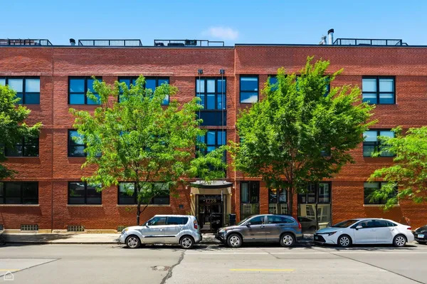 $489,000 | 1728 North Damen Avenue, Unit 309, Chicago, IL 60647