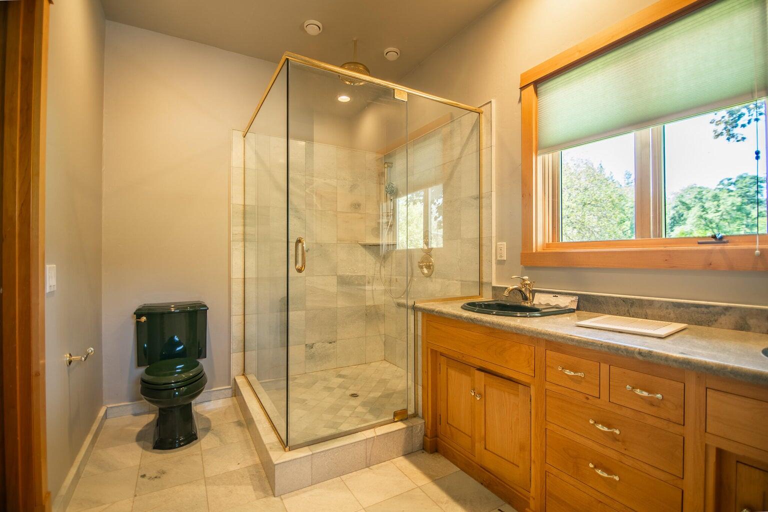 2440 Hugo Road Merlin, OR 97532 - Photo 17 of 24 20240531055306591043000000-o
