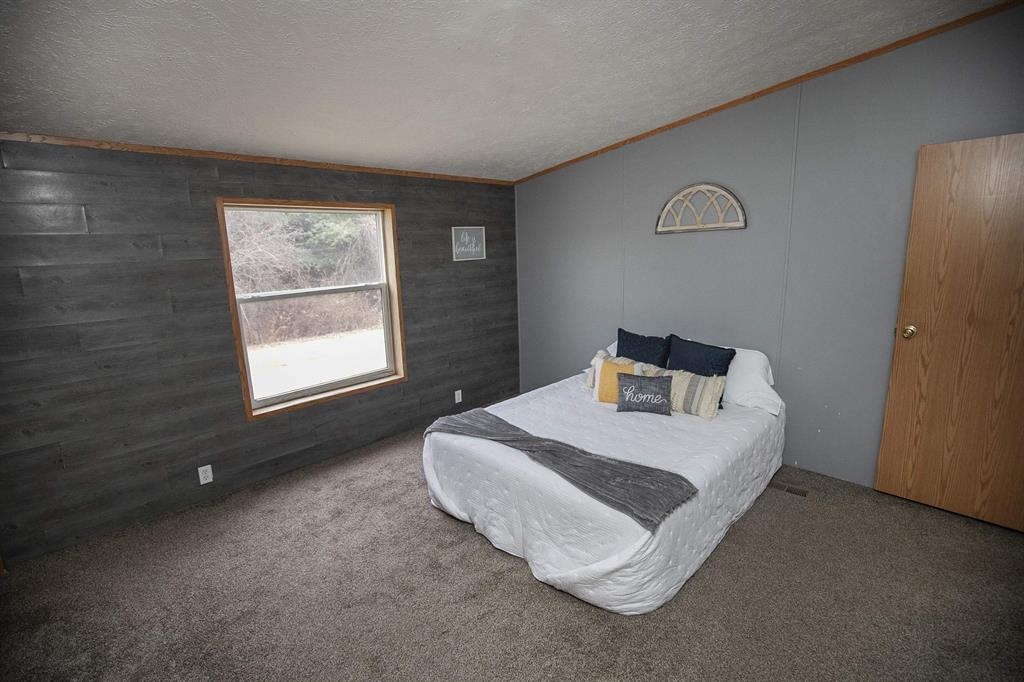 5512 Sullivan Road Gladwin, MI 48624 - Photo 8 of 21