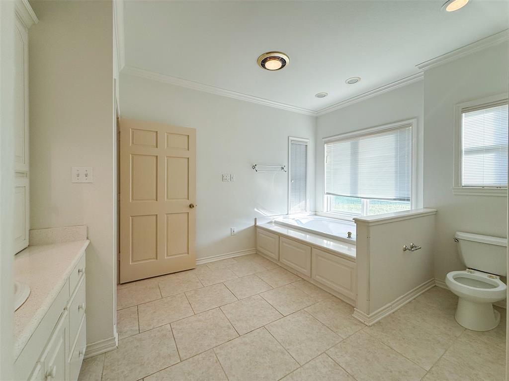 13001 Stonebridge Road Argyle, TX 76226 - Photo 19 of 40 Primary Bathroom