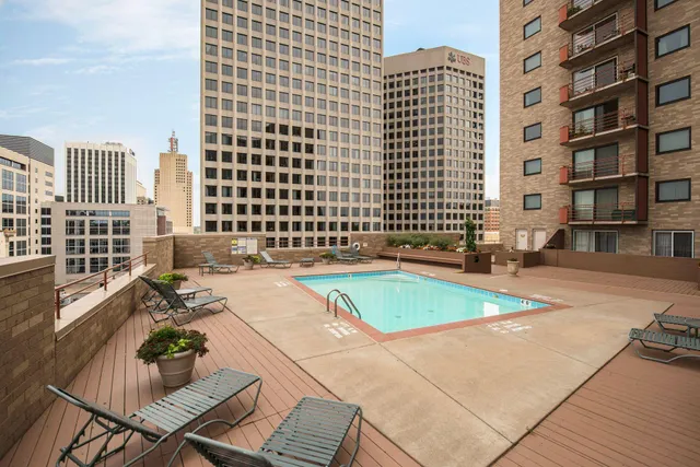 $1,295 | 66 9th Street East, Unit 2501, St. Paul, MN 55101