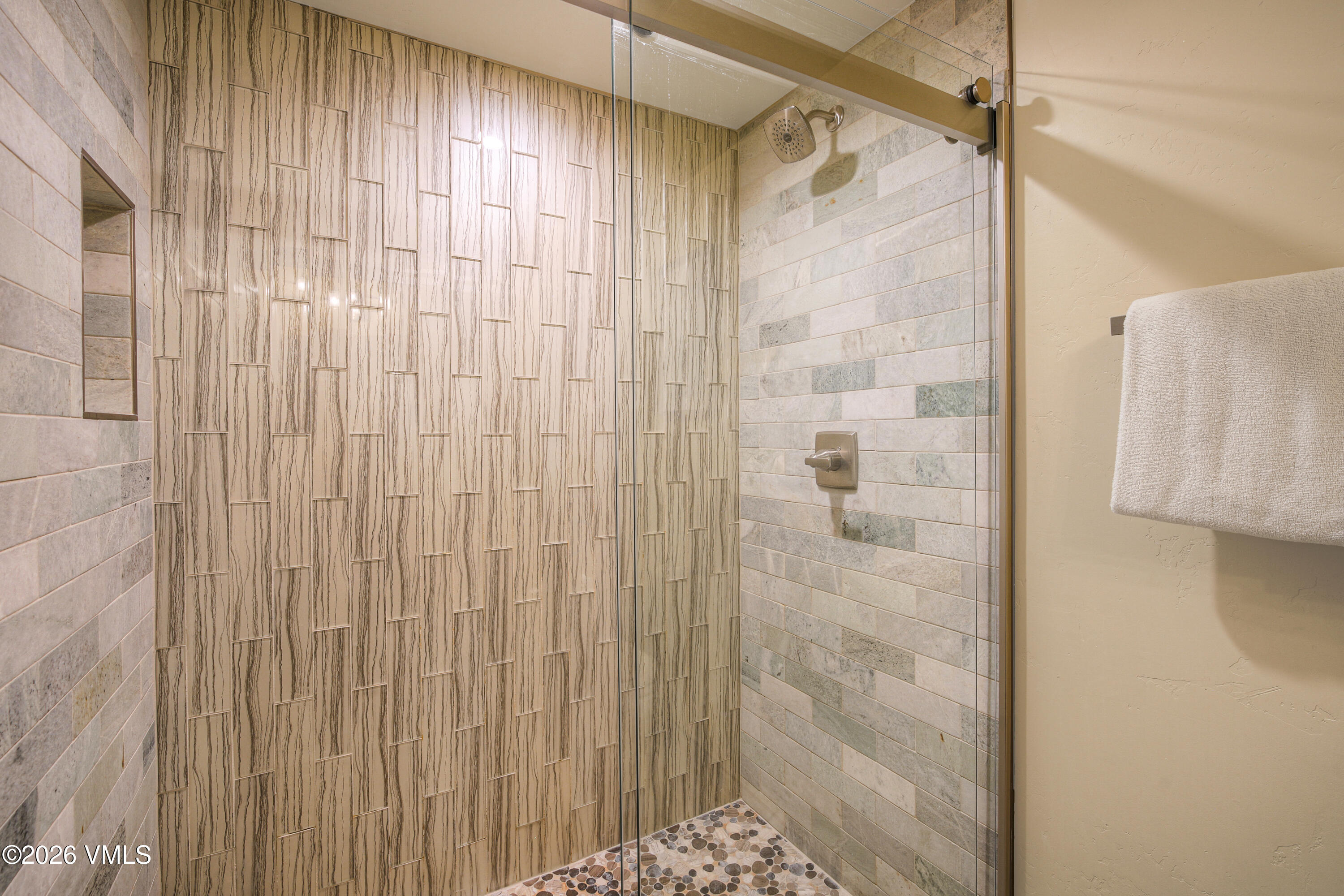 187 Fuller Placer Road, Unit 5F Breckenridge, CO 80424 - Photo 23 of 65 Primary bathroom