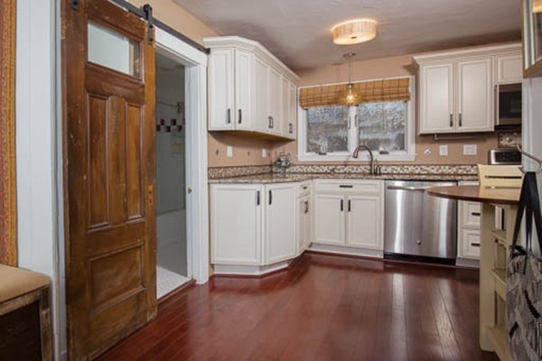 56 Edgewater Road Hull, MA 02045 - Photo 3 of 12