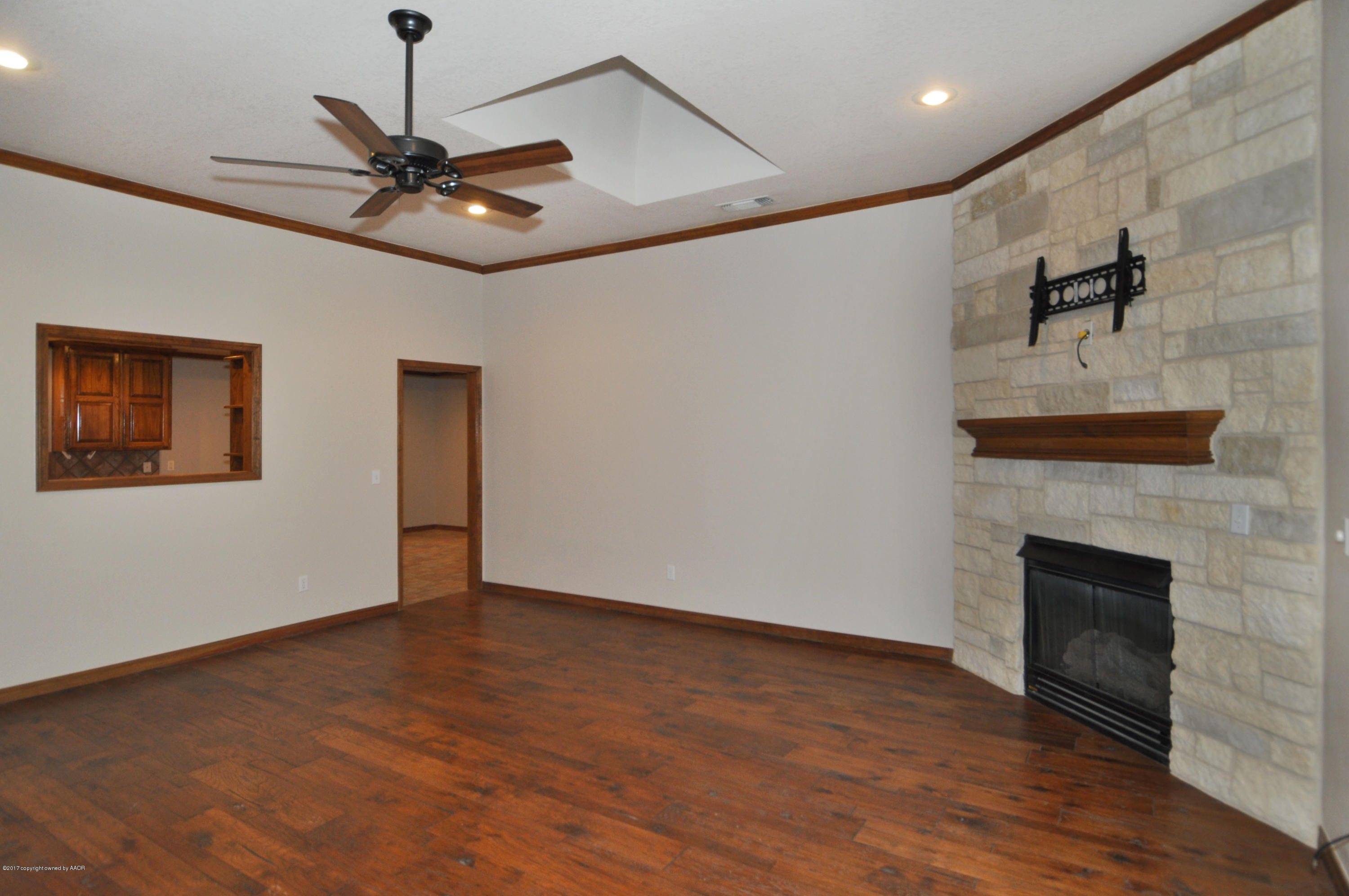 03 Living Room
