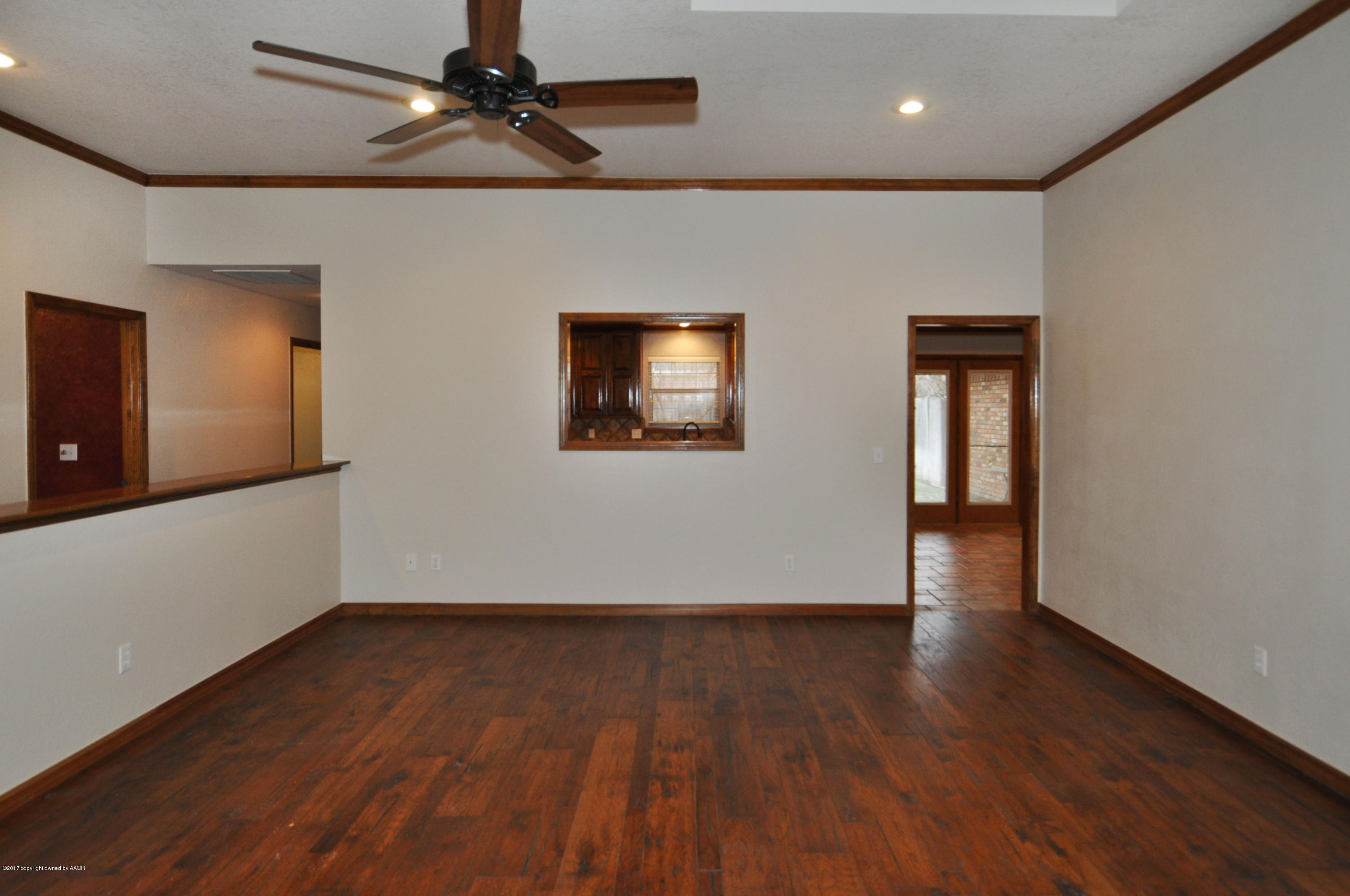 04 Living Room