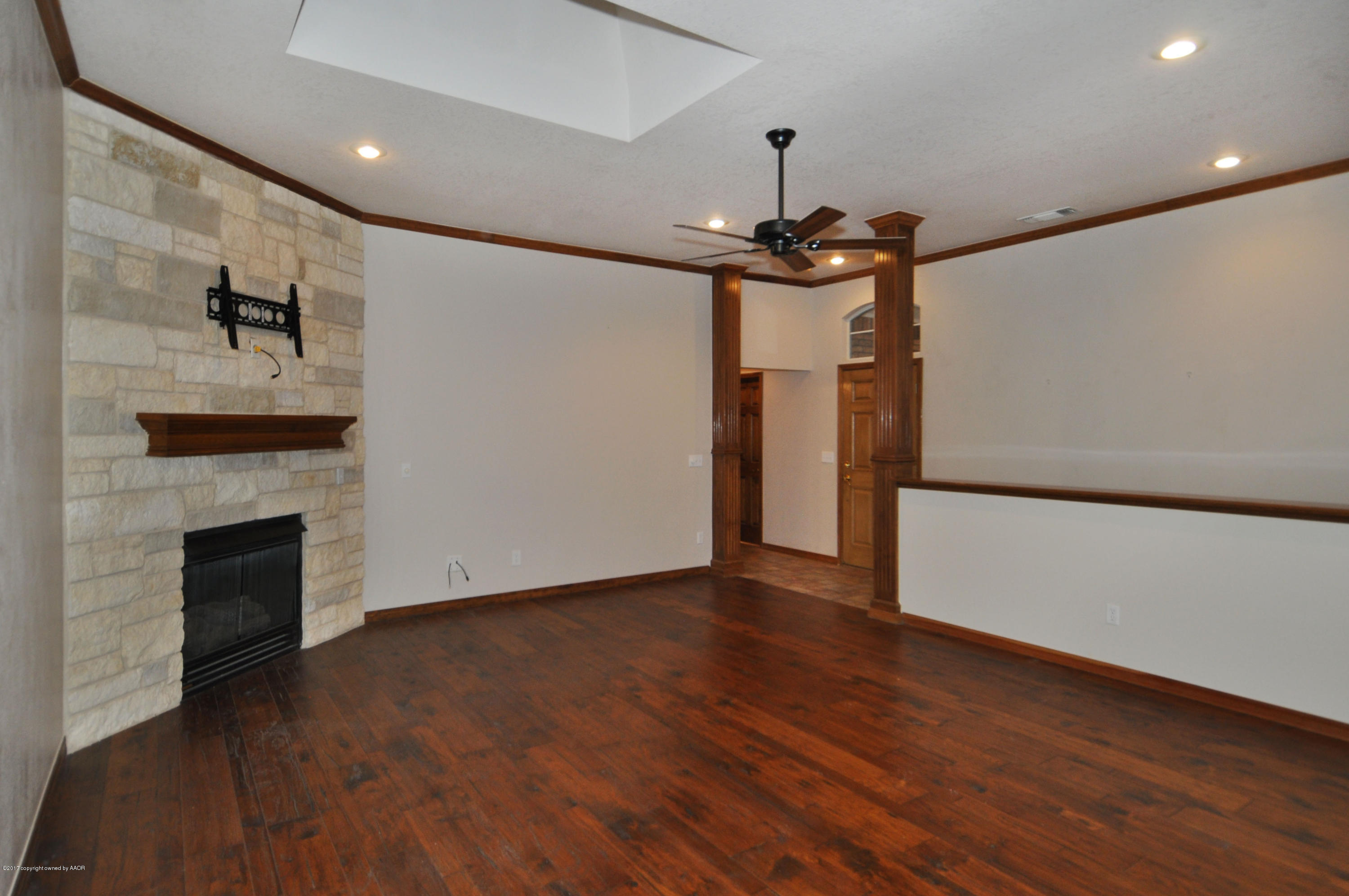 05 Living Room