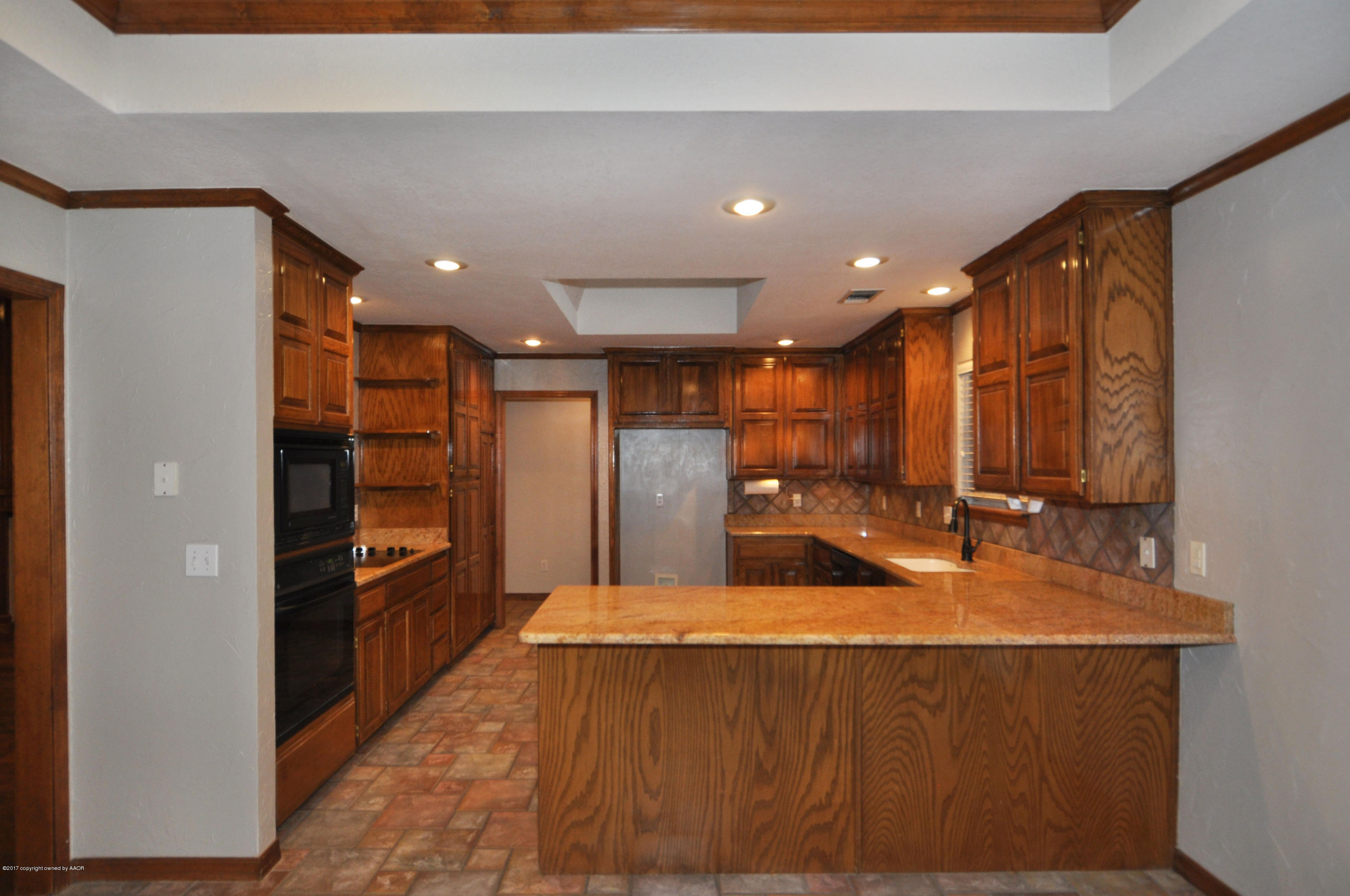 06 Kitchen