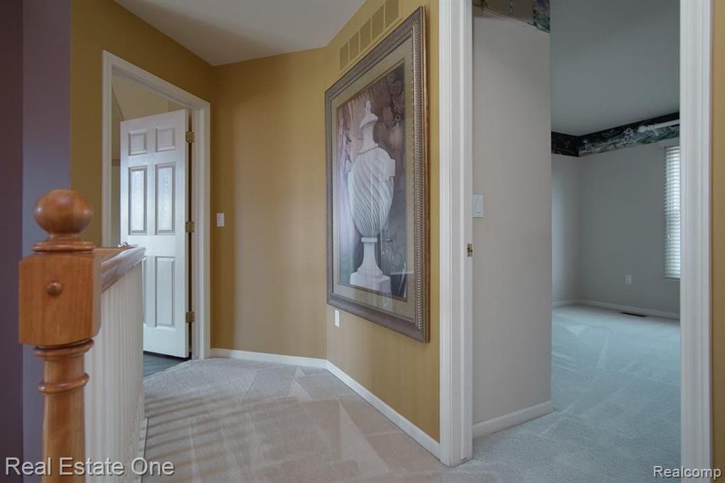 4585 Chatford Court Rochester, MI 48306 - Photo 11 of 32