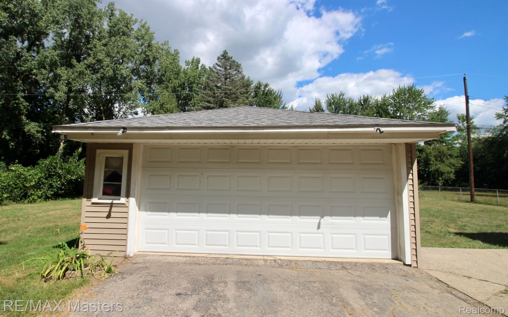 14183 Sheldon Road Belleville, MI 48111 - Photo 18 of 19 Detached garage complete with electric.