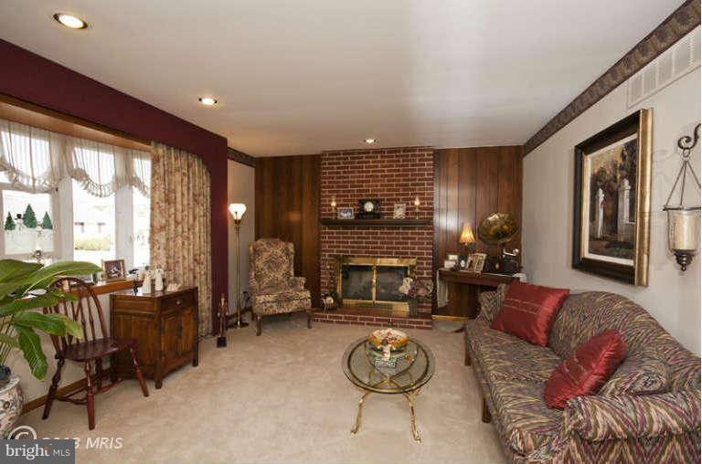 9827 Gunforge Road Perry Hall, MD 21128 - Photo 3 of 22 Living Room