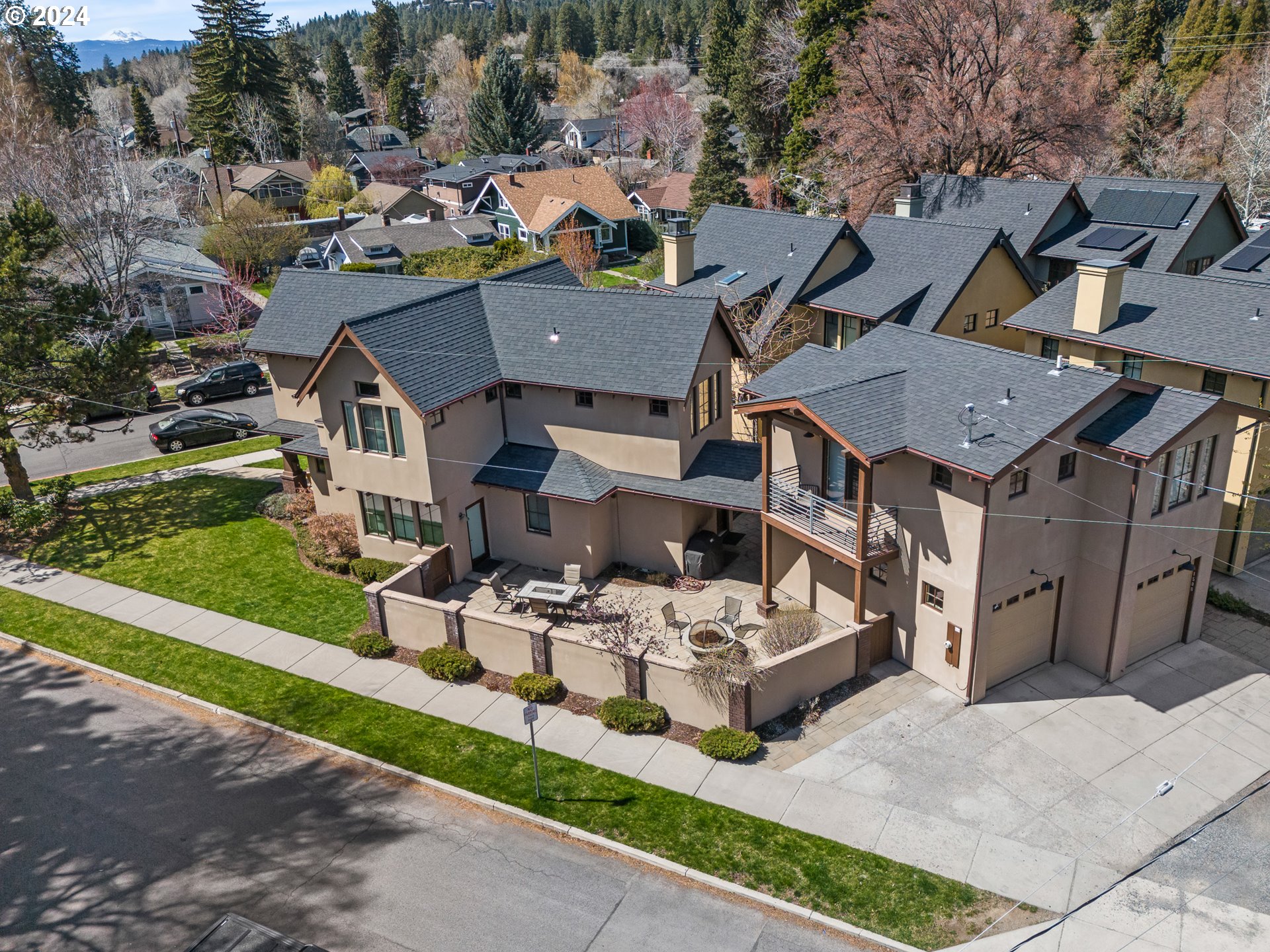 1506 Northwest Awbrey Road Bend, OR 97703 - Photo 31 of 41 Gallery Image 31