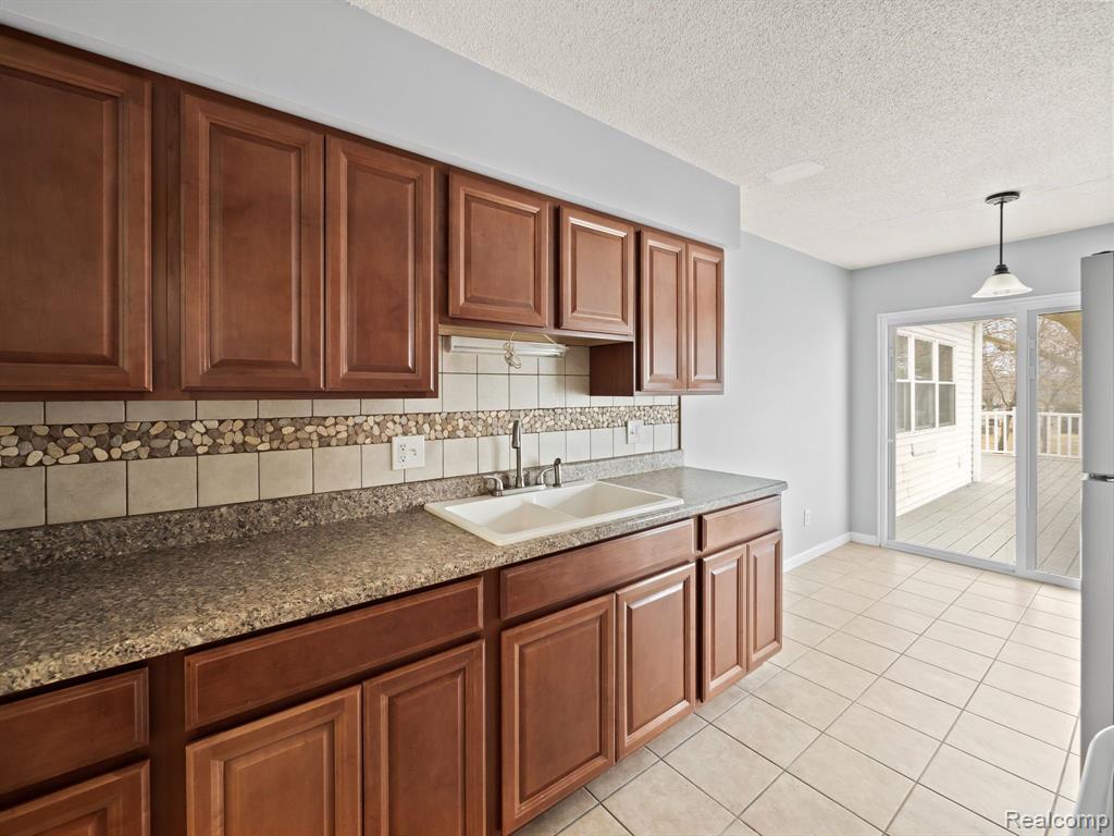 46733 Shelby Road Utica, MI 48317 - Photo 8 of 25