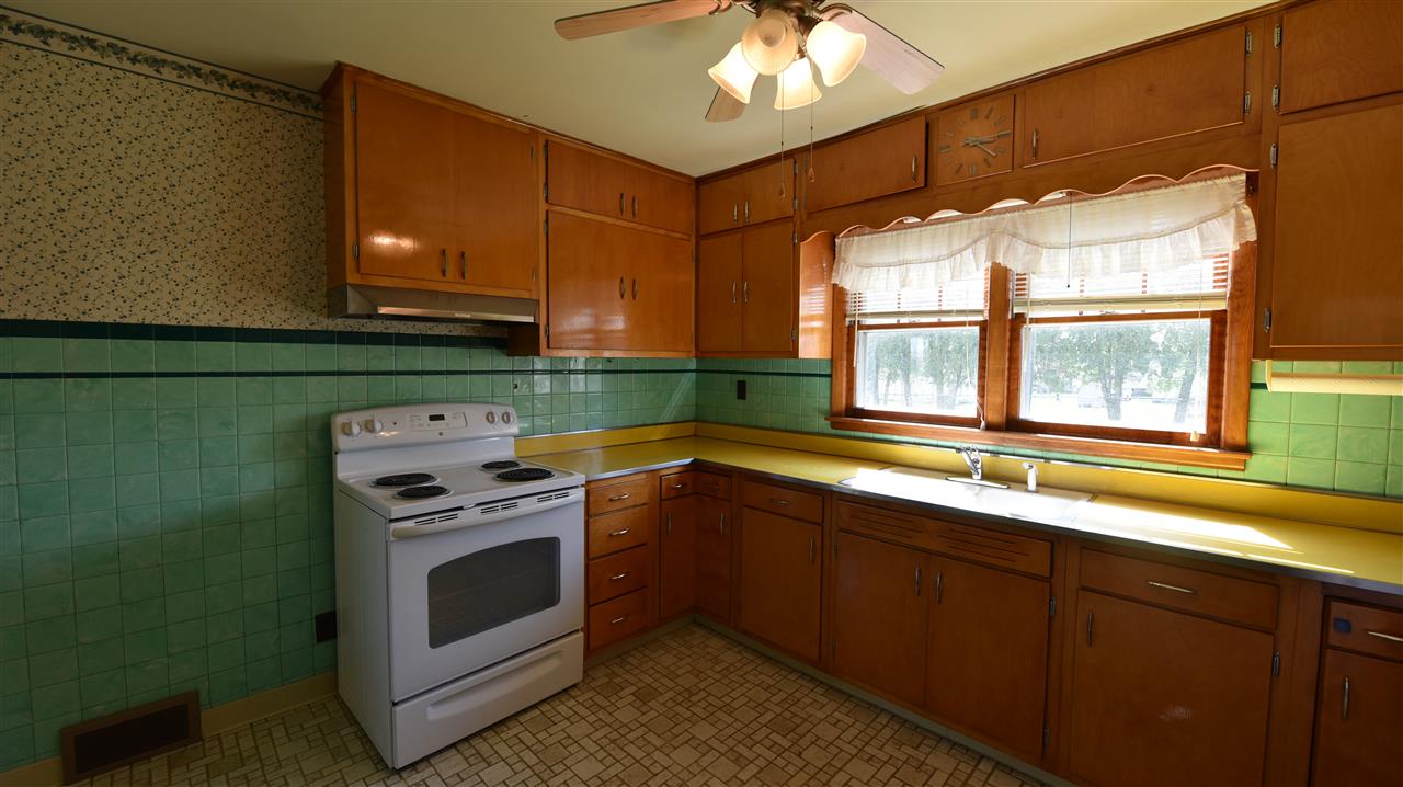 811 Zollinger Road Goshen, IN 46528 - Photo 4 of 20 Gallery Image 4
