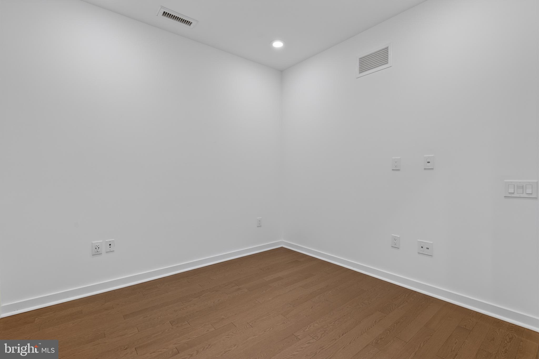 300 8th Street Northeast, Unit 209 Washington, DC 20002 - Photo 14 of 27 Nice sized bedroom