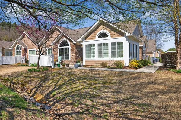 $419,000 | 861 Carlisle Lane, Chattanooga, TN 37405