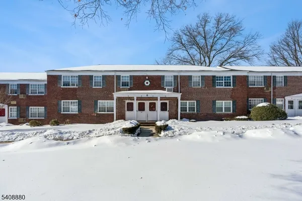 $2,275 | 6 West Roselle Avenue, Roselle Park, NJ 07204