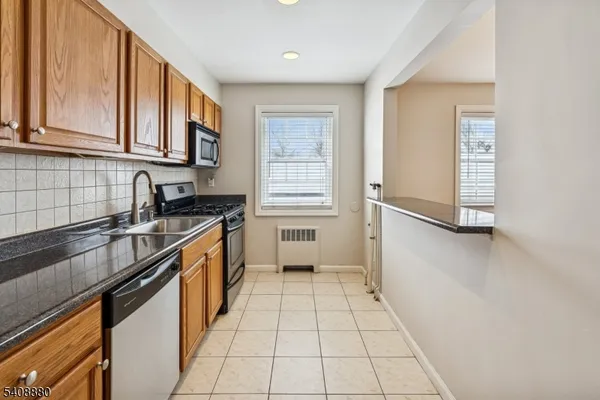 $2,275 | 6 West Roselle Avenue, Roselle Park, NJ 07204