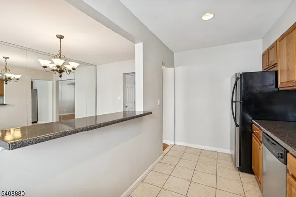 $2,275 | 6 West Roselle Avenue, Roselle Park, NJ 07204