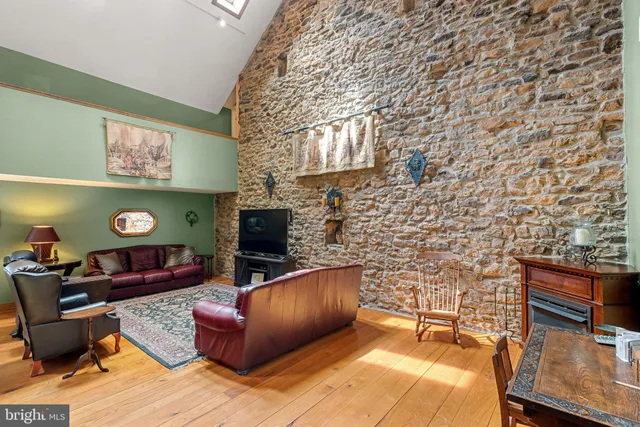 $899,900 | 18 Pheasant Road, Norristown, PA 19403