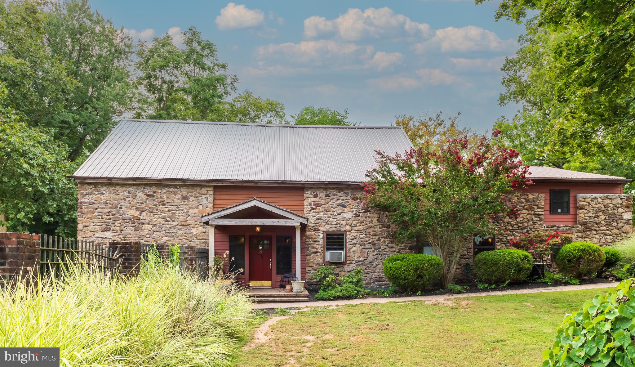 18 Pheasant Road Norristown, PA 19403 - Photo 2 of 68