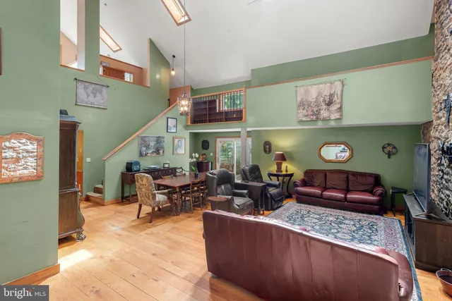 $899,900 | 18 Pheasant Road, Norristown, PA 19403