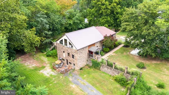 $899,900 | 18 Pheasant Road, Norristown, PA 19403