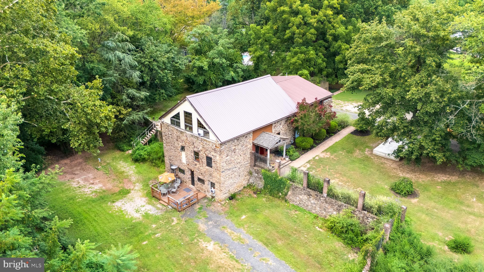 18 Pheasant Road Norristown, PA 19403 - Photo 6 of 68