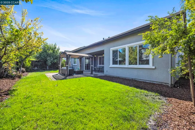 $930,000 | 951 Dainty Avenue, Brentwood, CA 94513