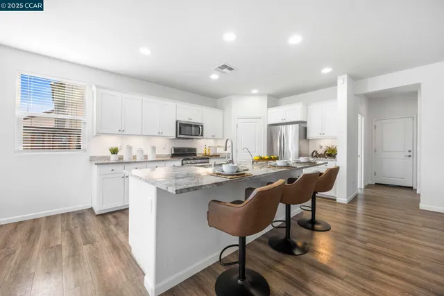 $930,000 | 951 Dainty Avenue, Brentwood, CA 94513