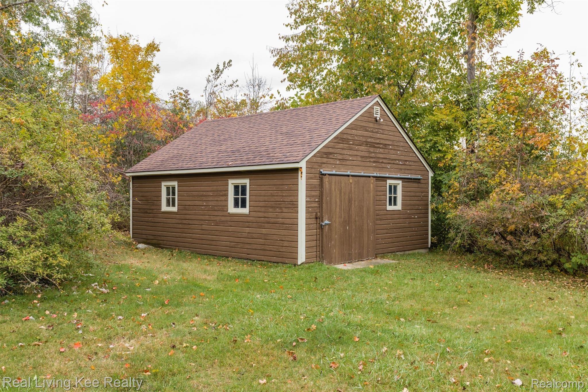 6298 Sheldon Road Rochester, MI 48306 - Photo 31 of 50 6298 Sheldon Rd-24.jpg
