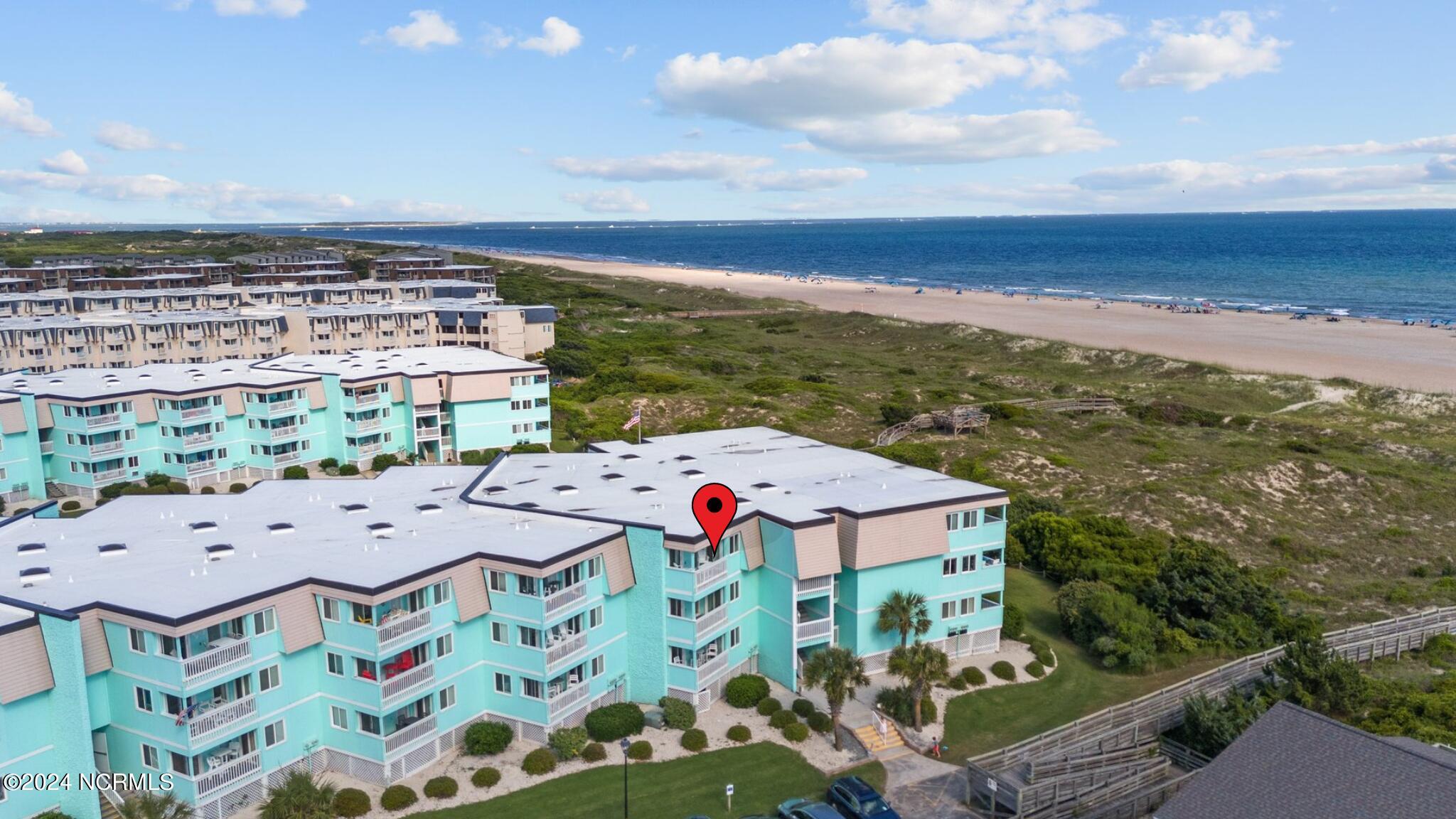 3rd Floor Unit Close to the Beach!