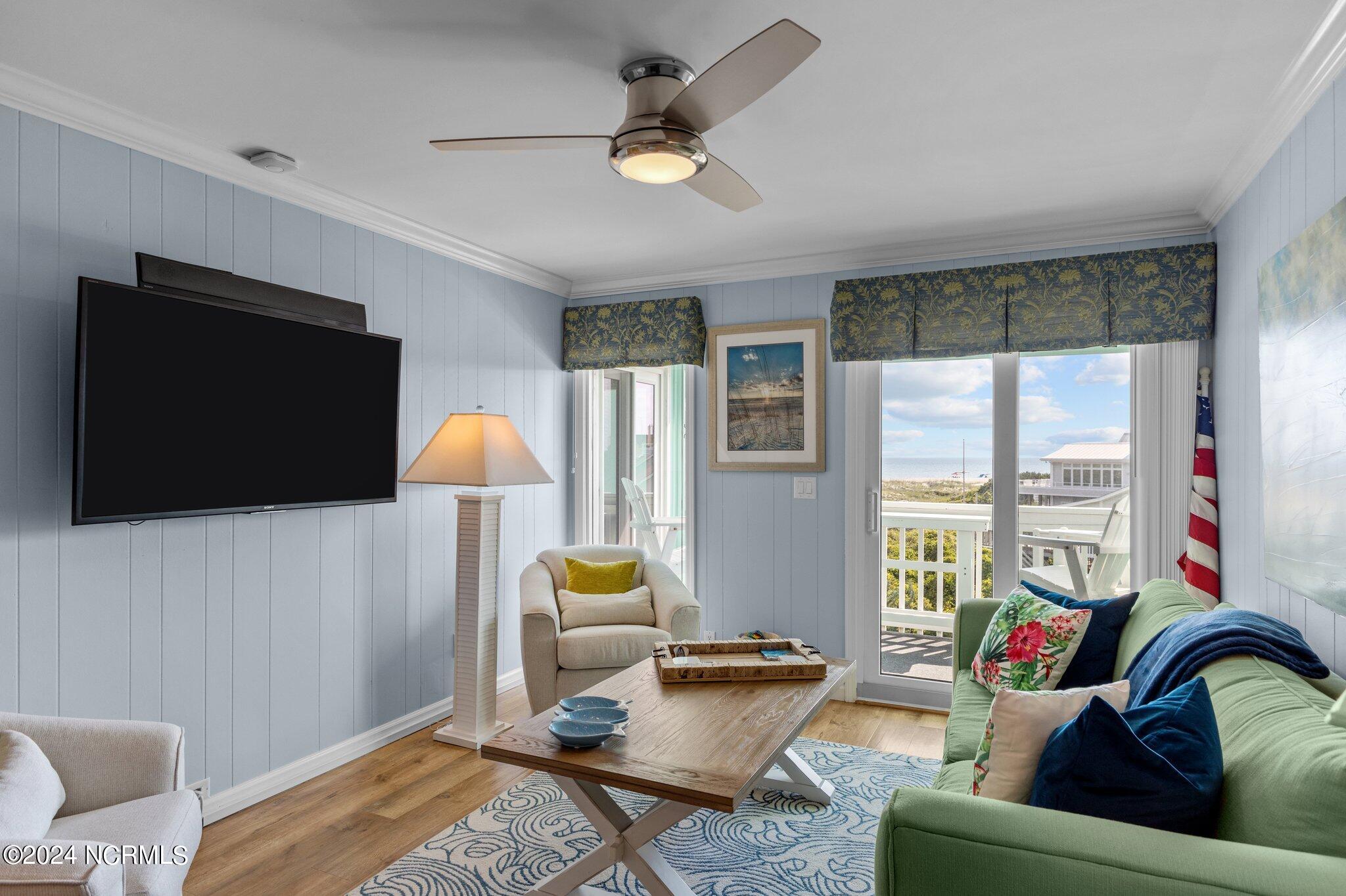 301 Commerce Way, Unit 349 Atlantic Beach, NC 28512 - Photo 9 of 38 Living Area