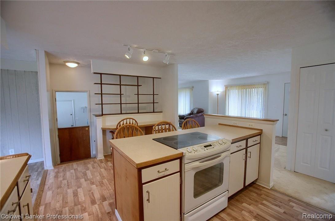 30660 West 11 Mile Road Farmington, MI 48336 - Photo 9 of 28 10-Kitchen 3rd View.jpg