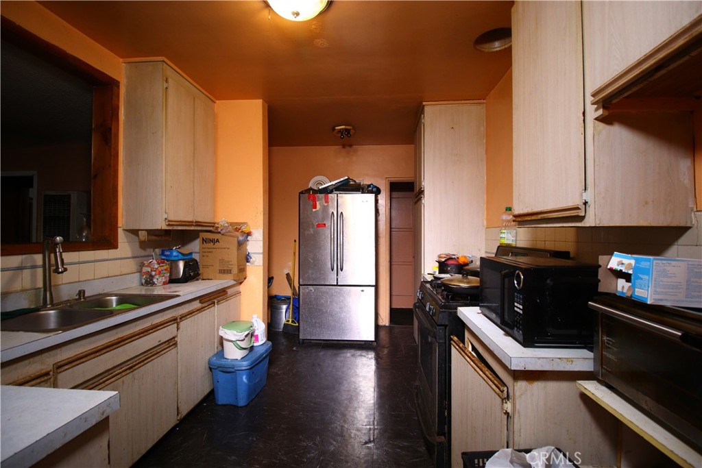 4522 East Rosecrans Avenue Compton, CA 90221 - Photo 42 of 75