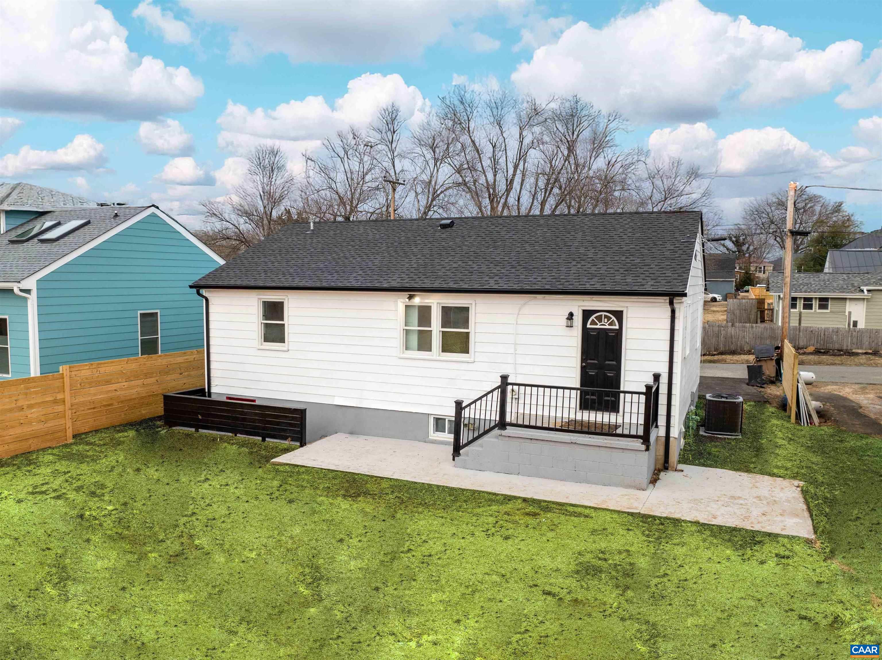 307 Spruce Street Charlottesville, VA 22902 - Photo 2 of 23