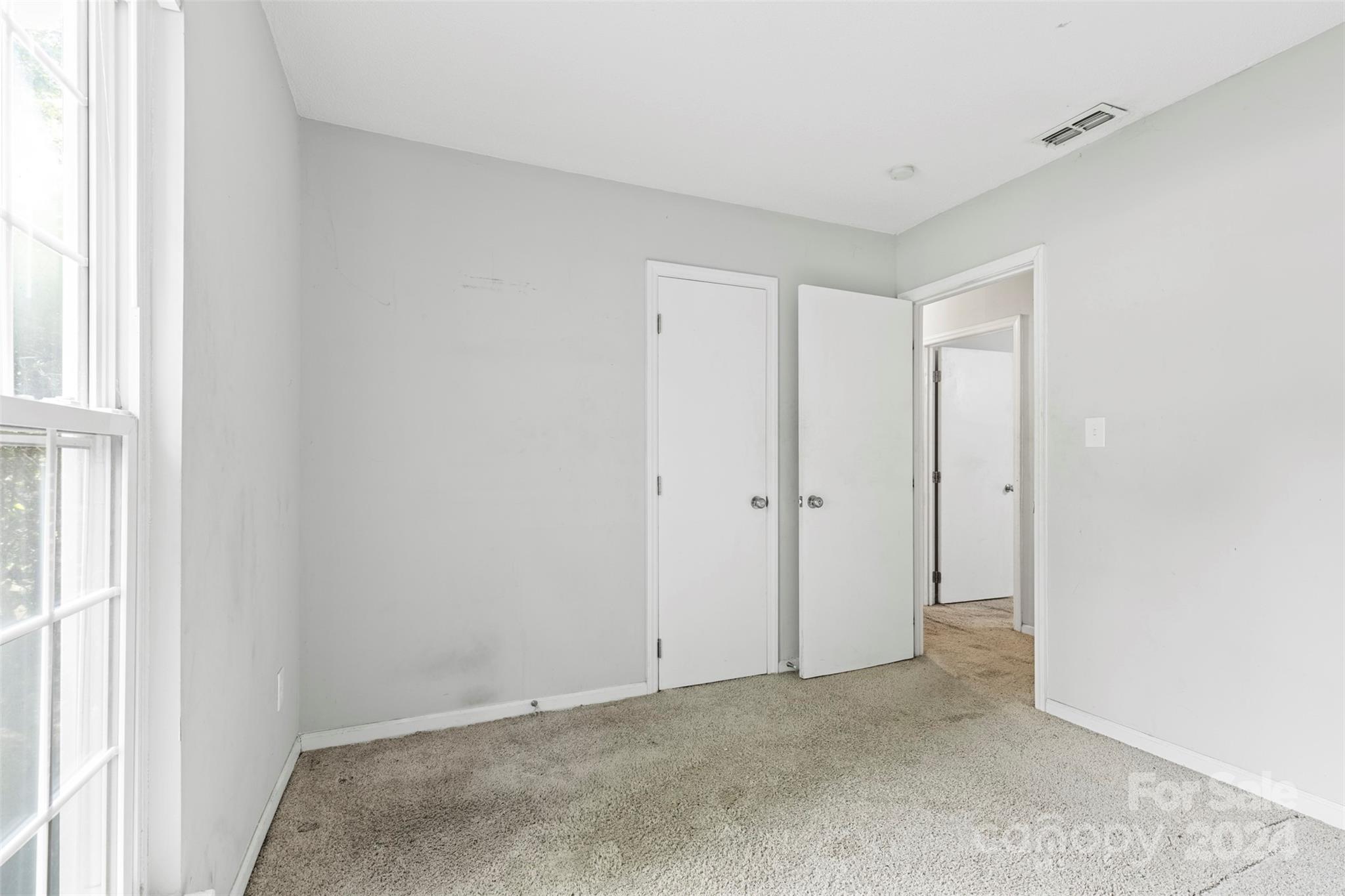 6803 North Ridge Court Charlotte, NC 28215 - Photo 15 of 30 a view of an empty room