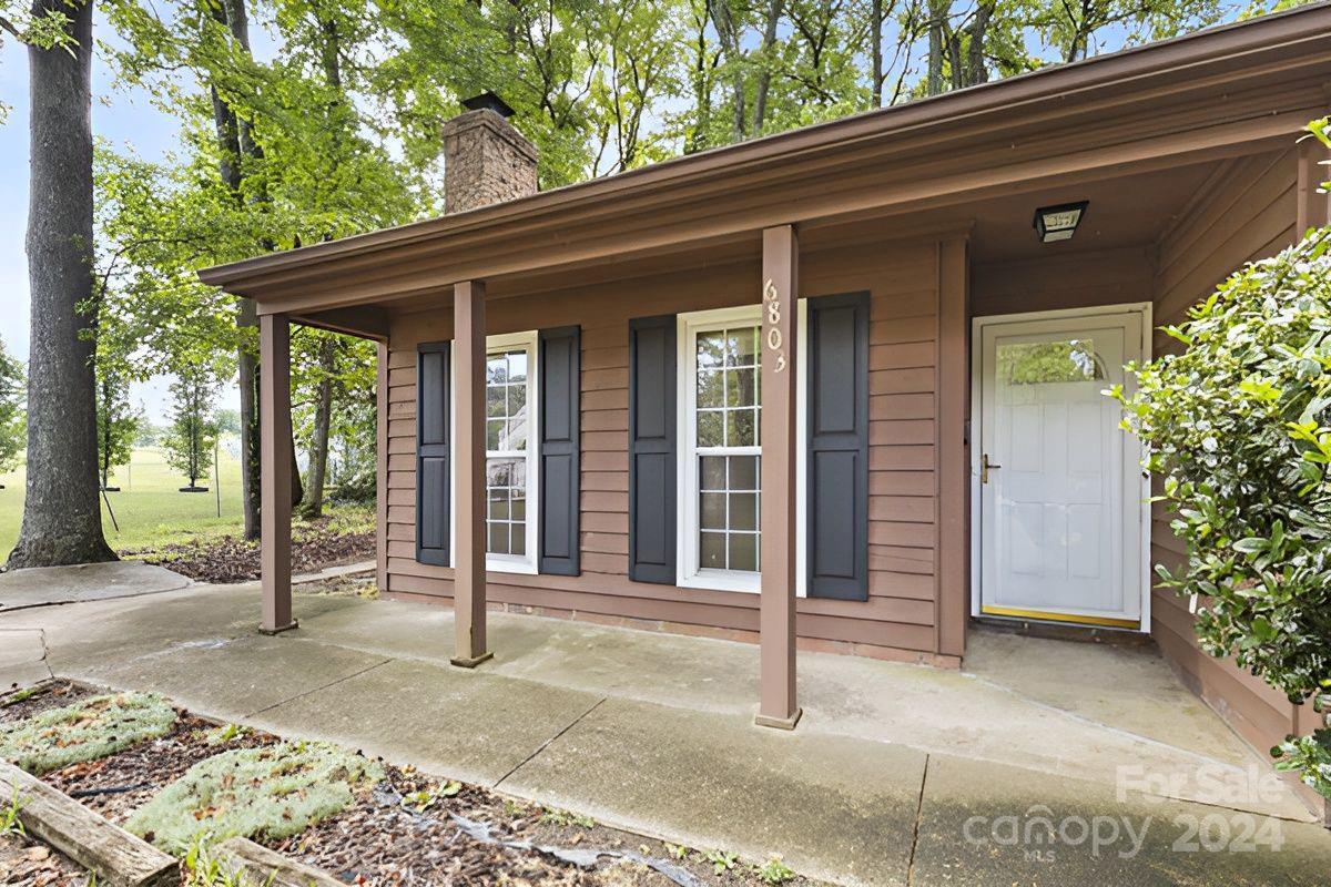 6803 North Ridge Court Charlotte, NC 28215 - Photo 26 of 30 a view of a house with a outdoor space