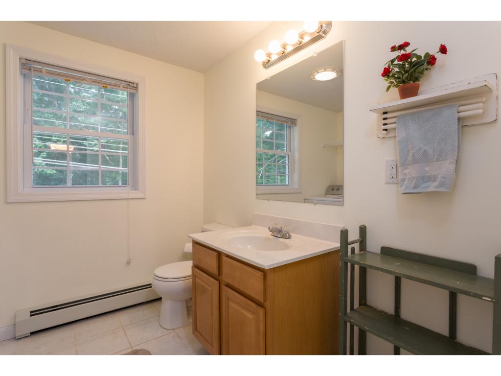 1 Elizabeth Road Sandown, NH 03873 - Photo 13 of 32